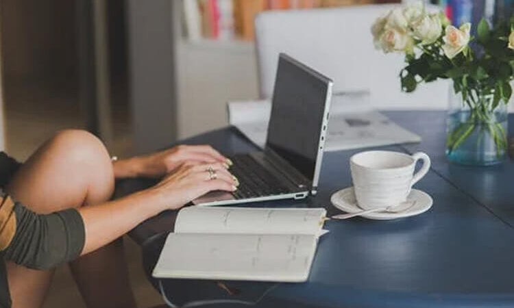 Quels sont les avantages de travailler sur internet à domicile ?